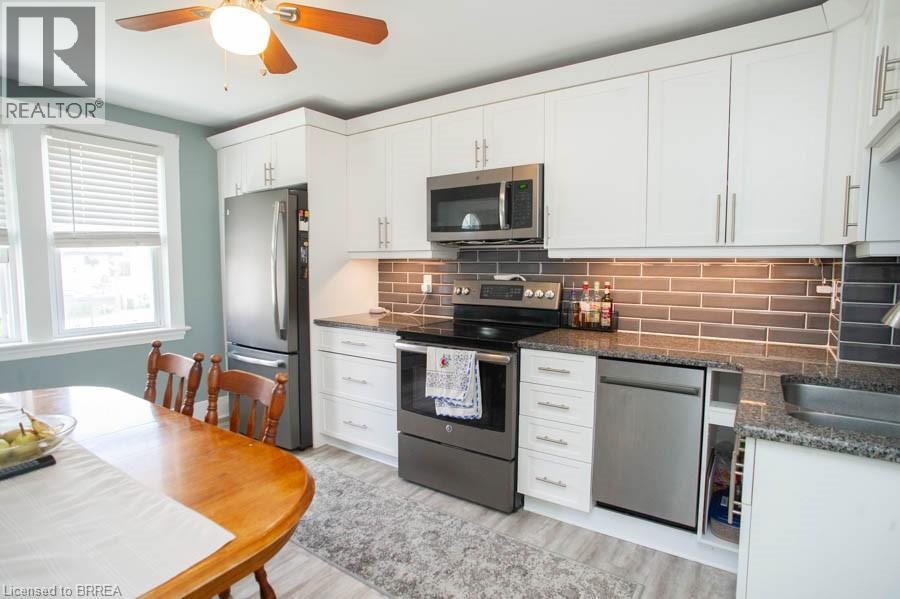 131 Superior Street, Brantford, Ontario  N3S 2L1 - Photo 9 - 40828312