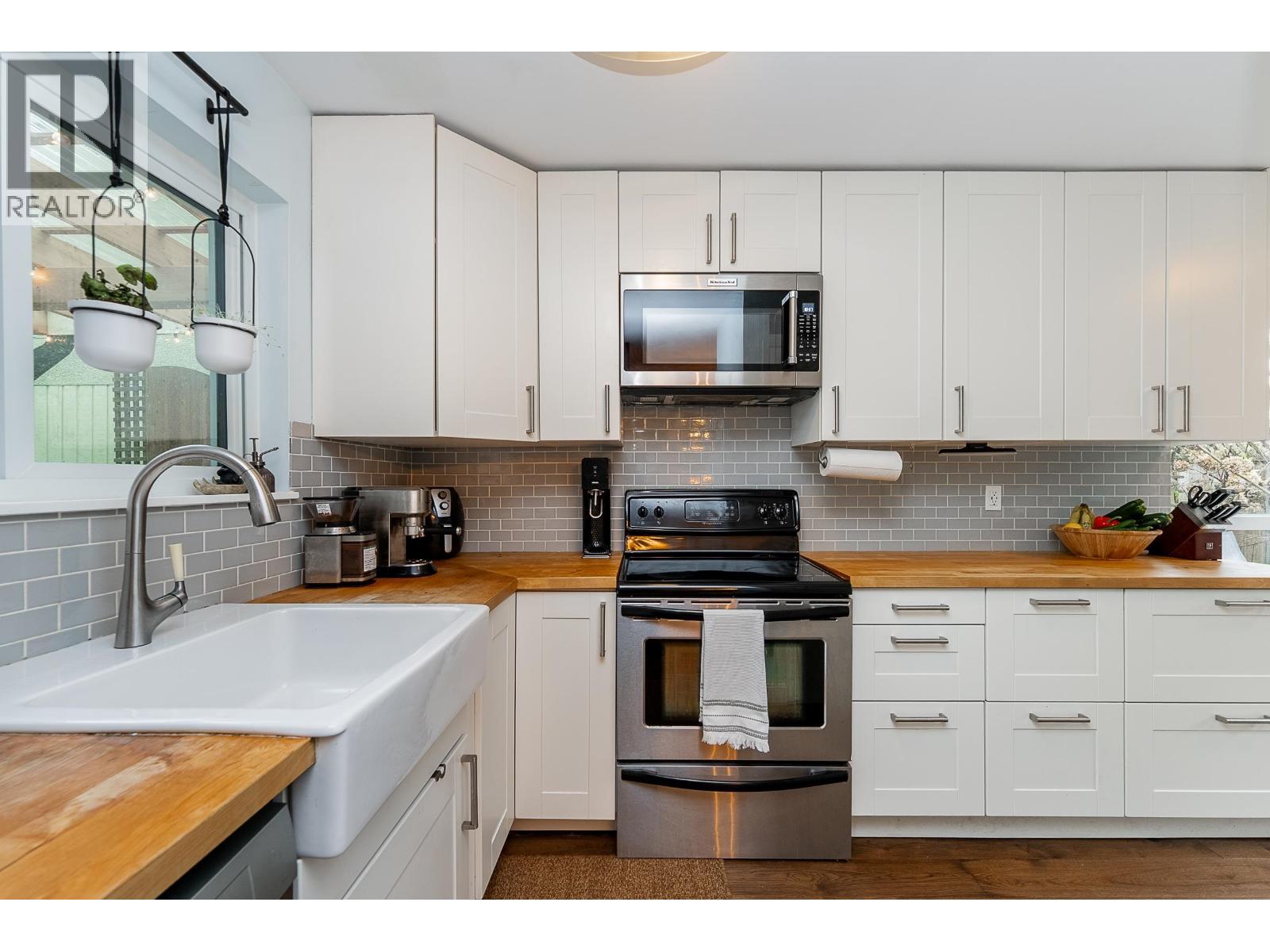 3005 Firbrook Place, Coquitlam, British Columbia  V3C 4B2 - Photo 4 - R3122513