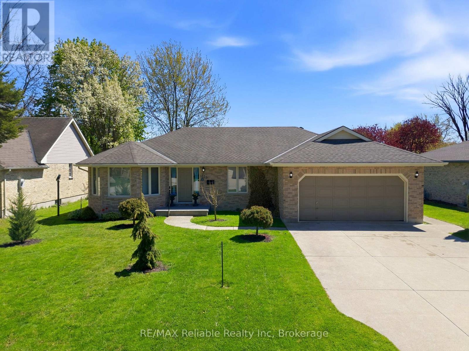 235 WILLIS WAY, South Huron, Ontario