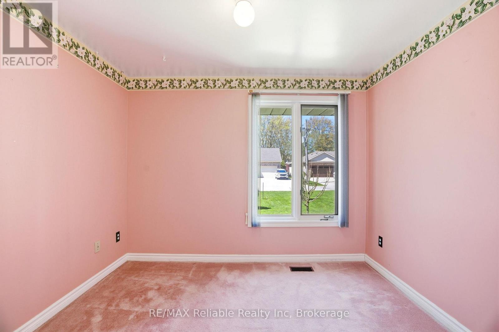 235 Willis Way, South Huron, Ontario  N0M 1S2 - Photo 14 - X13117062
