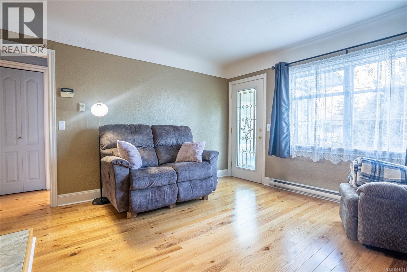 3165 Wascana St, Saanich, British Columbia  V9A 1W4 - Photo 5 - 1036461