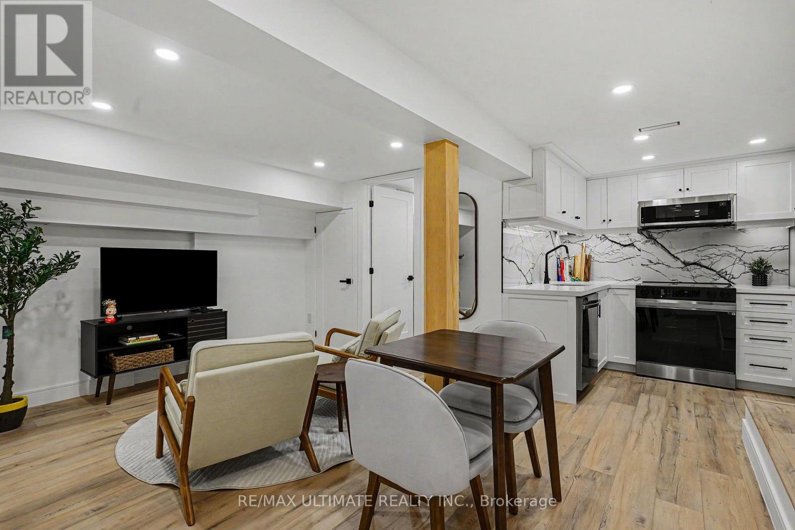 89 Alberta Avenue W, Toronto, Ontario  M6H 2R7 - Photo 3 - C13117082