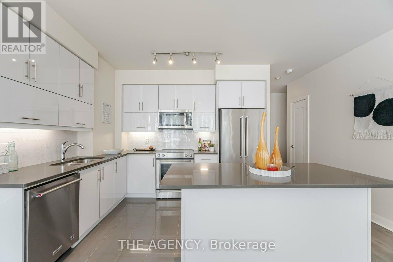 105 - 825 Church Street, Toronto, Ontario  M4W 3Z4 - Photo 10 - C13117132