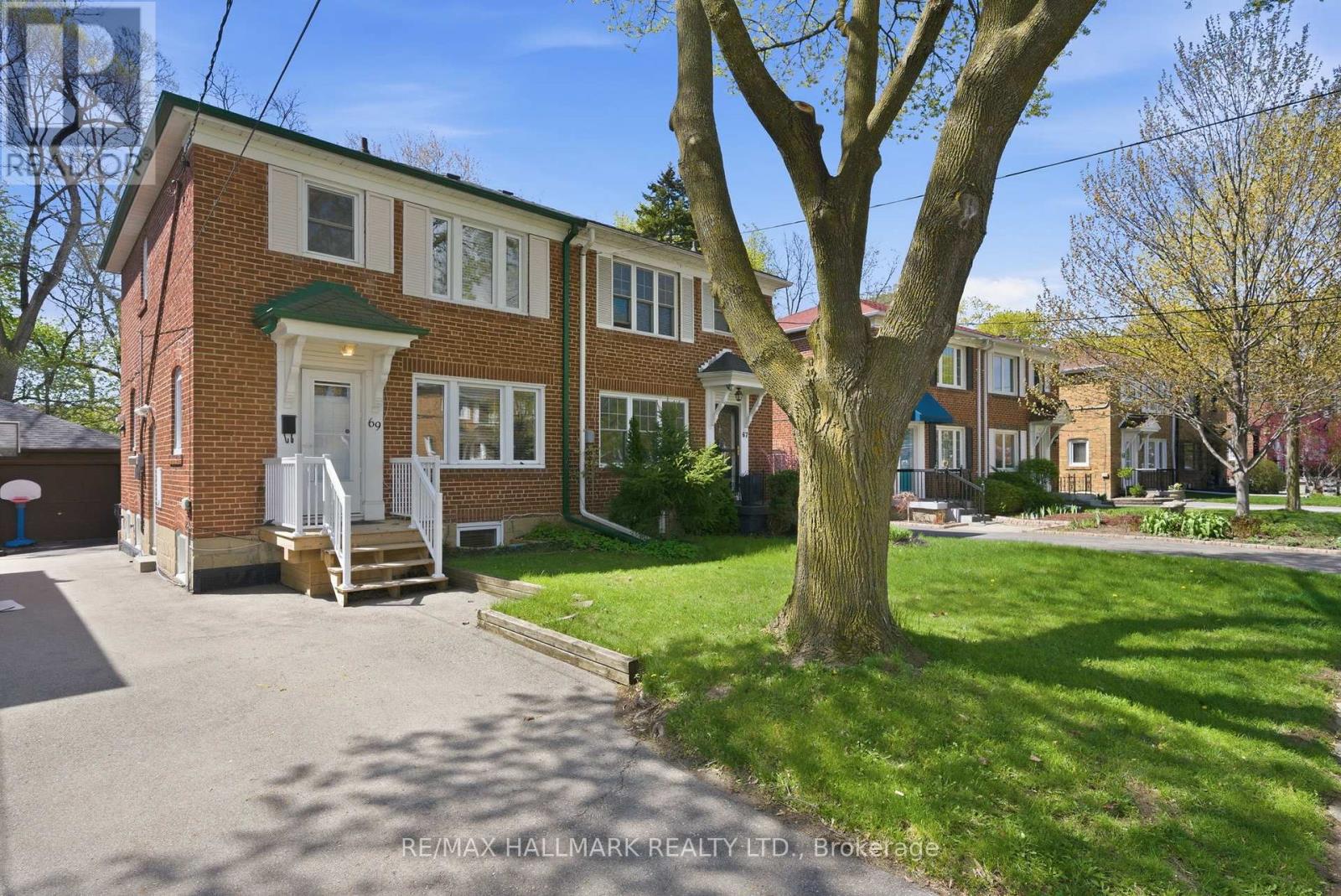 69 THURSFIELD CRESCENT, Toronto, Ontario