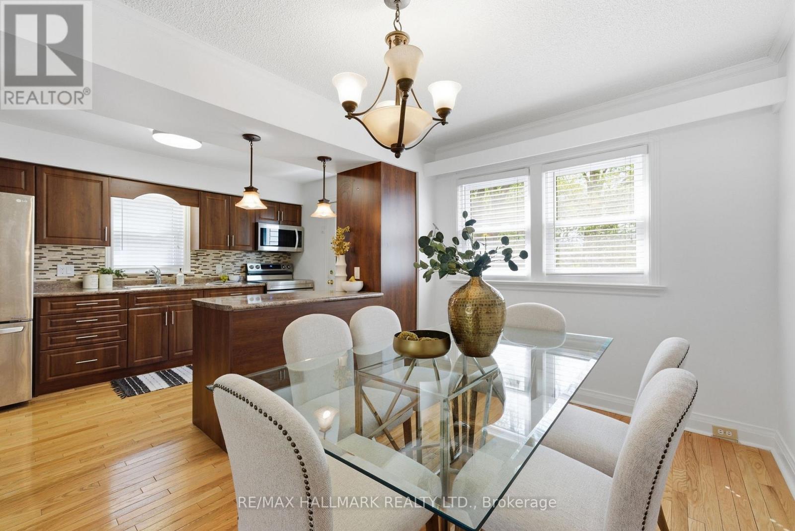 69 Thursfield Crescent, Toronto, Ontario  M4G 2N4 - Photo 14 - C13117140