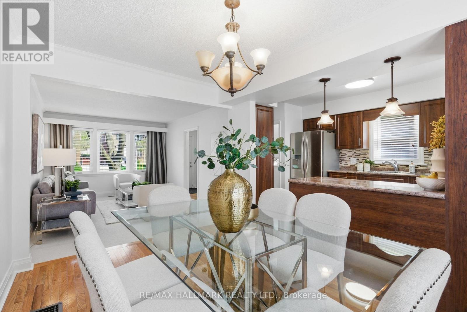 69 Thursfield Crescent, Toronto, Ontario  M4G 2N4 - Photo 16 - C13117140