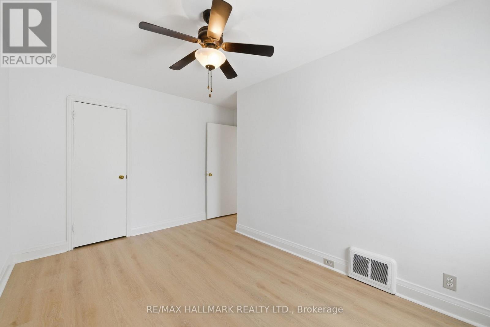 69 Thursfield Crescent, Toronto, Ontario  M4G 2N4 - Photo 23 - C13117140