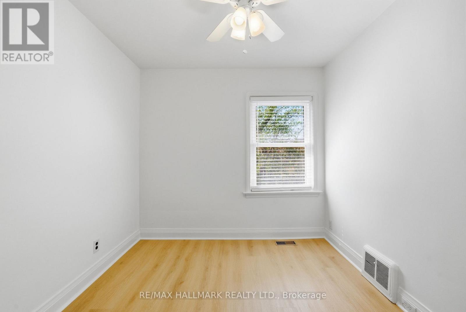 69 Thursfield Crescent, Toronto, Ontario  M4G 2N4 - Photo 24 - C13117140