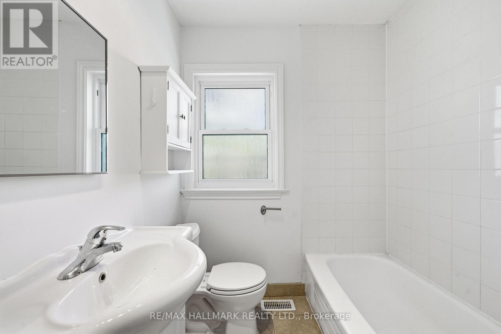 69 Thursfield Crescent, Toronto, Ontario  M4G 2N4 - Photo 26 - C13117140