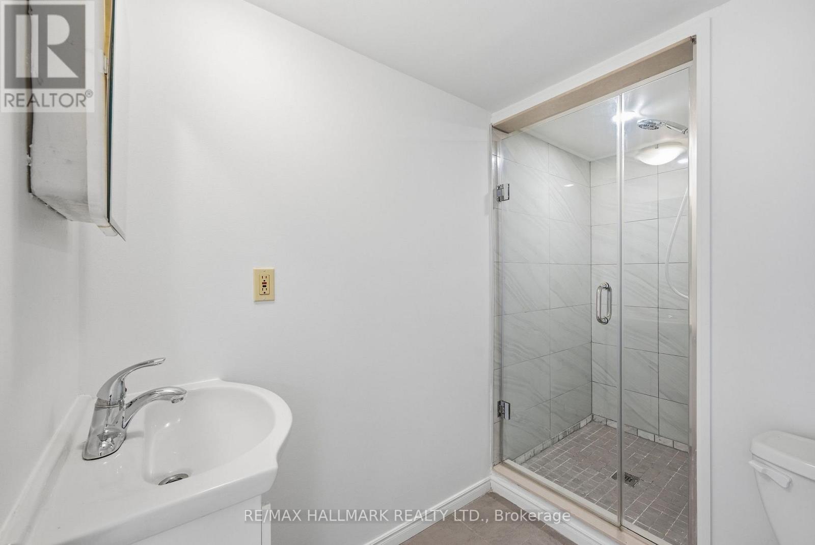 69 Thursfield Crescent, Toronto, Ontario  M4G 2N4 - Photo 27 - C13117140