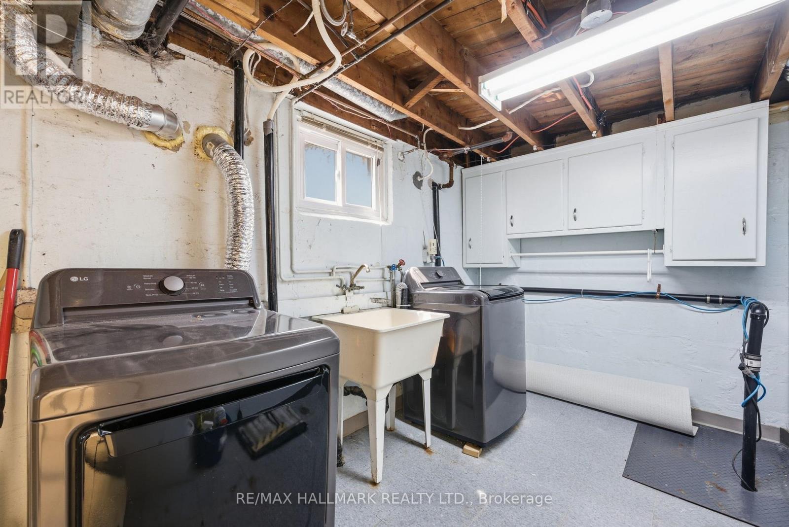 69 Thursfield Crescent, Toronto, Ontario  M4G 2N4 - Photo 28 - C13117140