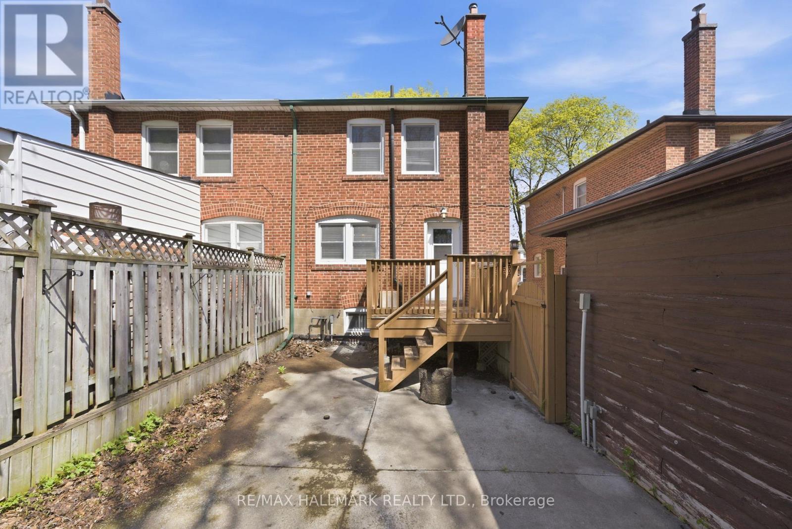 69 Thursfield Crescent, Toronto, Ontario  M4G 2N4 - Photo 35 - C13117140