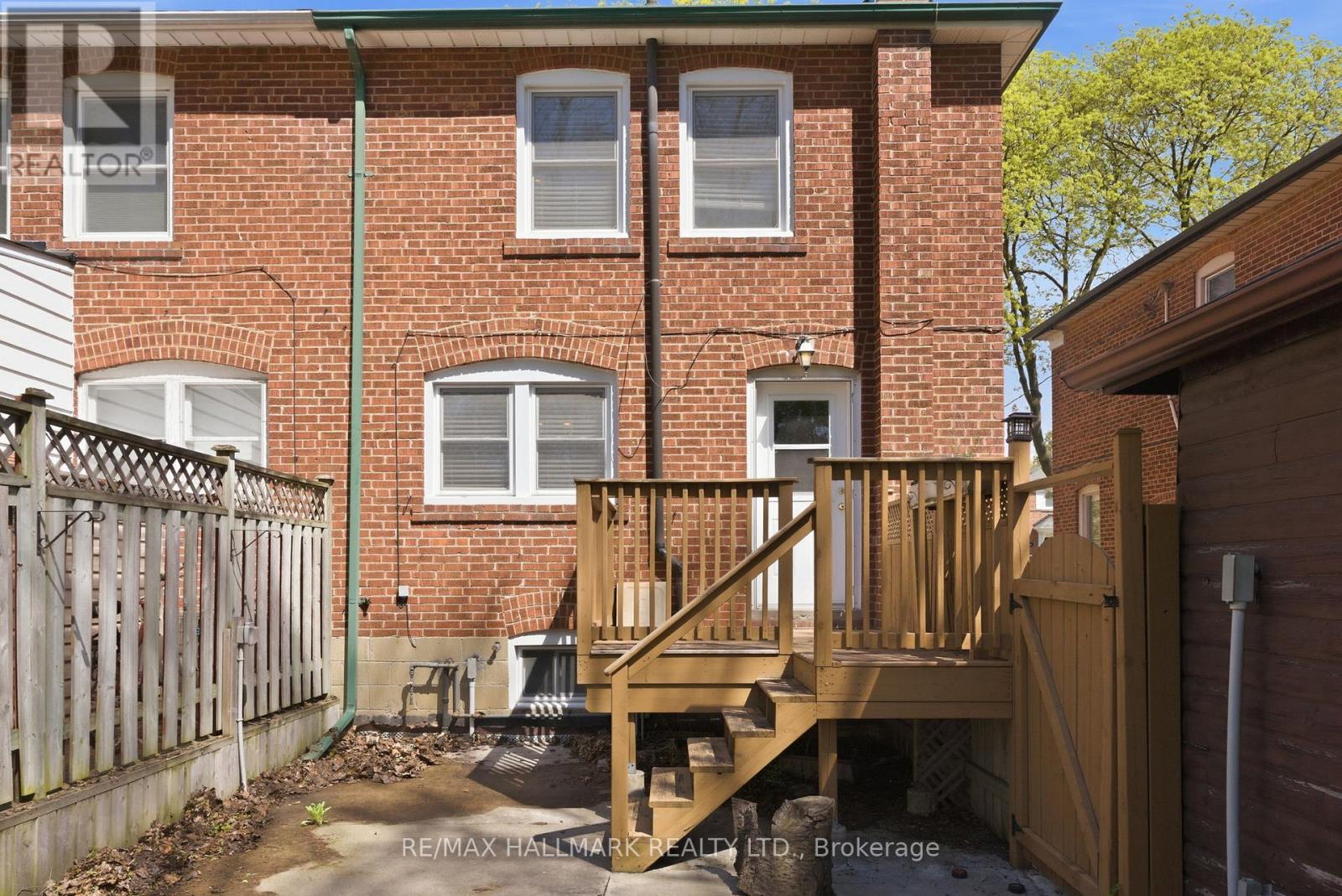69 Thursfield Crescent, Toronto, Ontario  M4G 2N4 - Photo 36 - C13117140