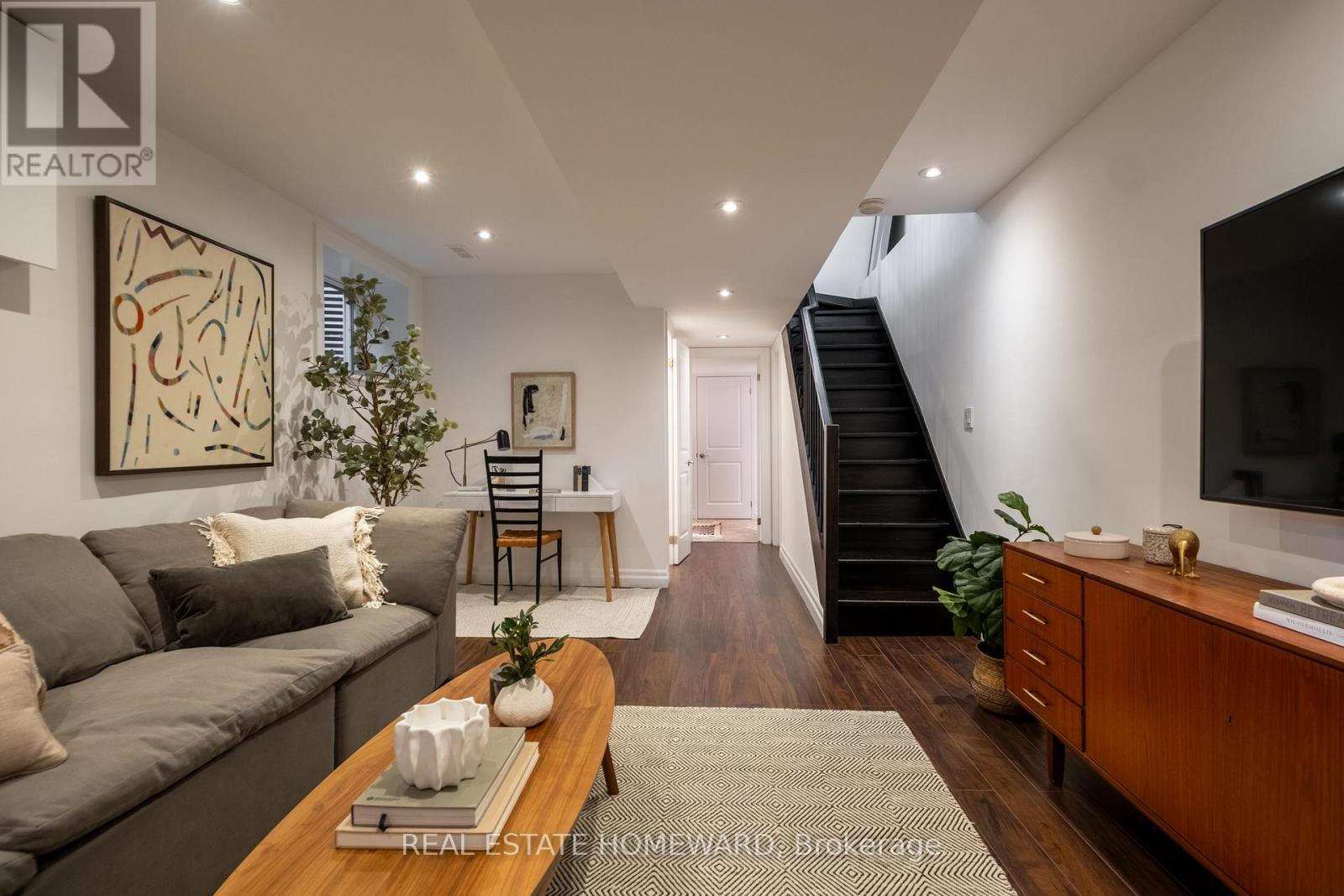 631 Logan Avenue, Toronto, Ontario  M4K 3C2 - Photo 30 - E13116990