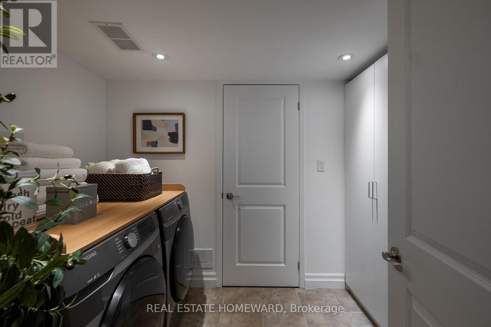 631 Logan Avenue, Toronto, Ontario  M4K 3C2 - Photo 32 - E13116990