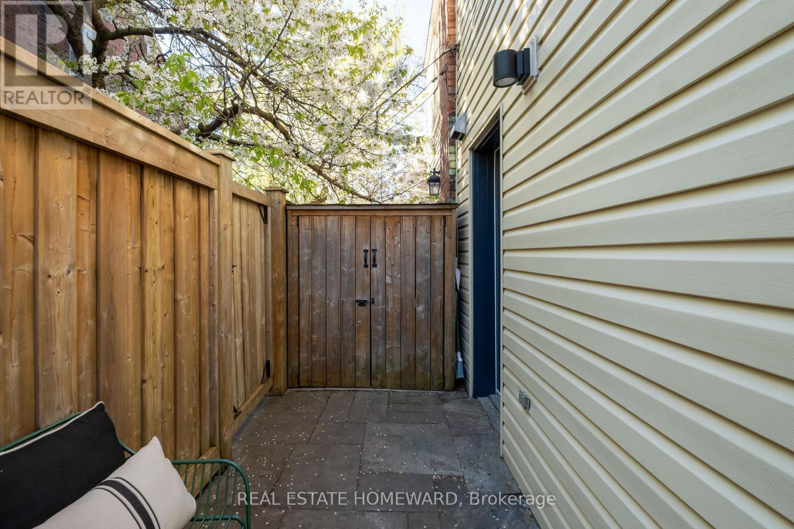 631 Logan Avenue, Toronto, Ontario  M4K 3C2 - Photo 38 - E13116990