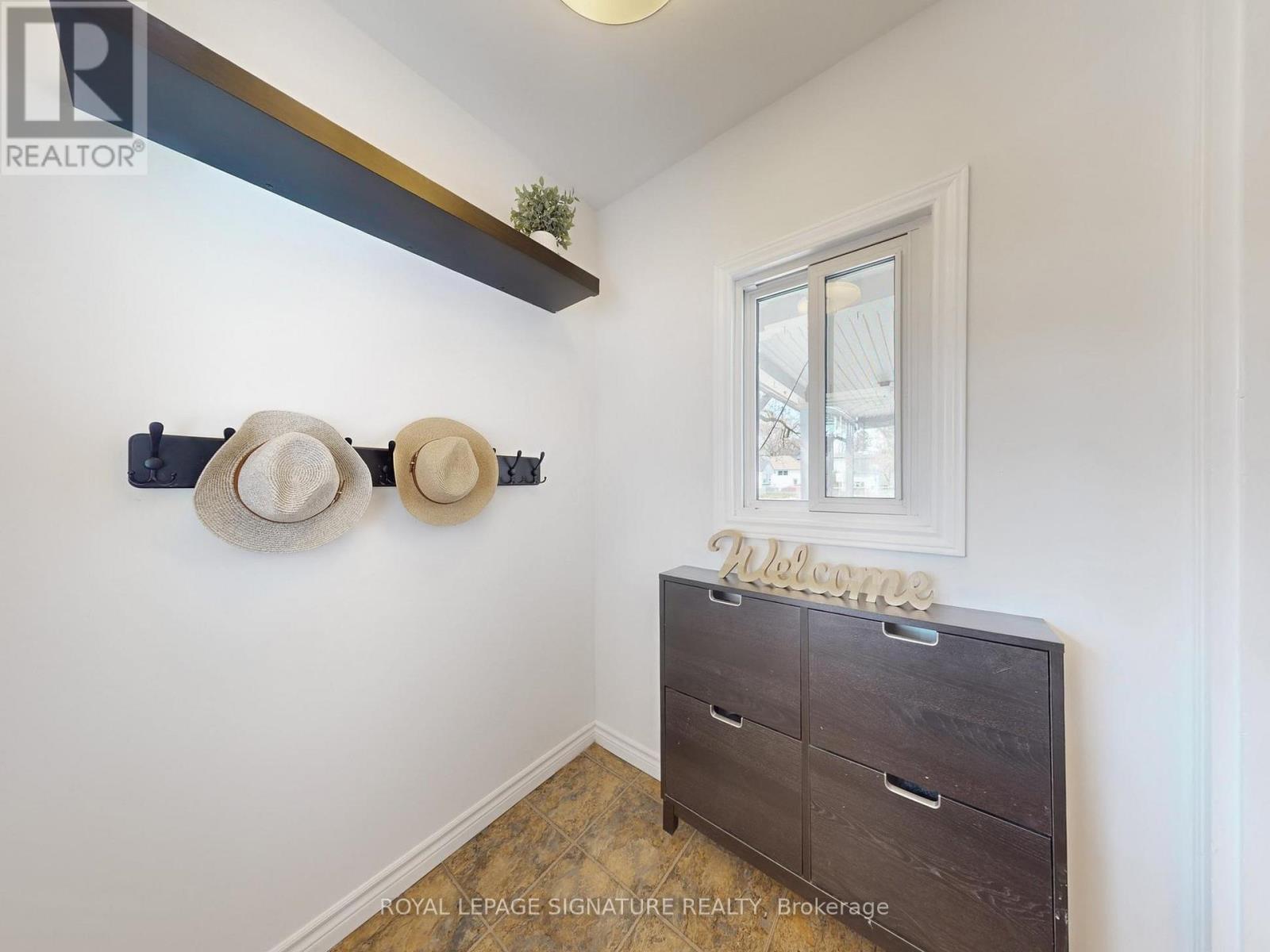79 Meighen Avenue, Toronto, Ontario  M4B 2H4 - Photo 4 - E13117052
