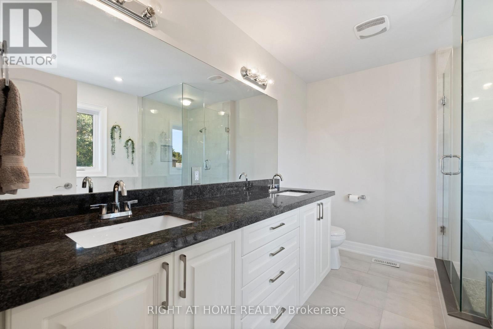 20b Leafield Drive, Toronto, Ontario  M1W 2T2 - Photo 19 - E13117054