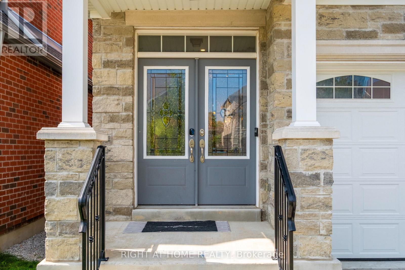 20b Leafield Drive, Toronto, Ontario  M1W 2T2 - Photo 2 - E13117054