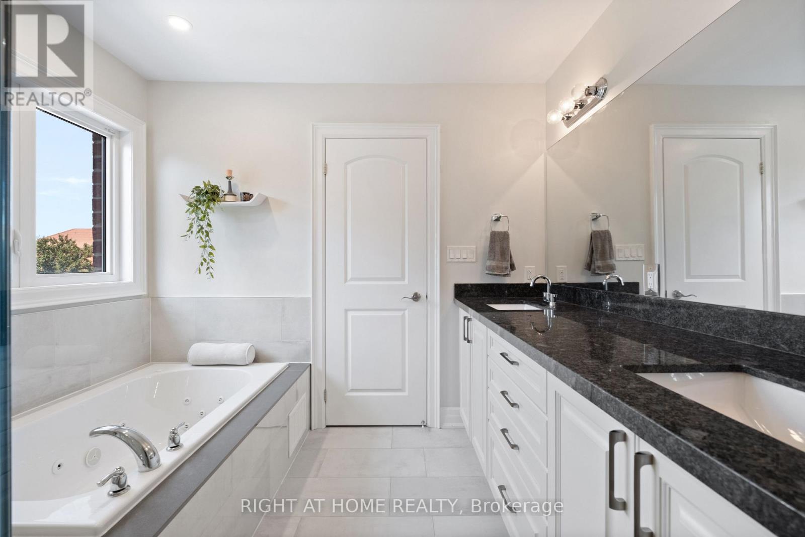 20b Leafield Drive, Toronto, Ontario  M1W 2T2 - Photo 20 - E13117054