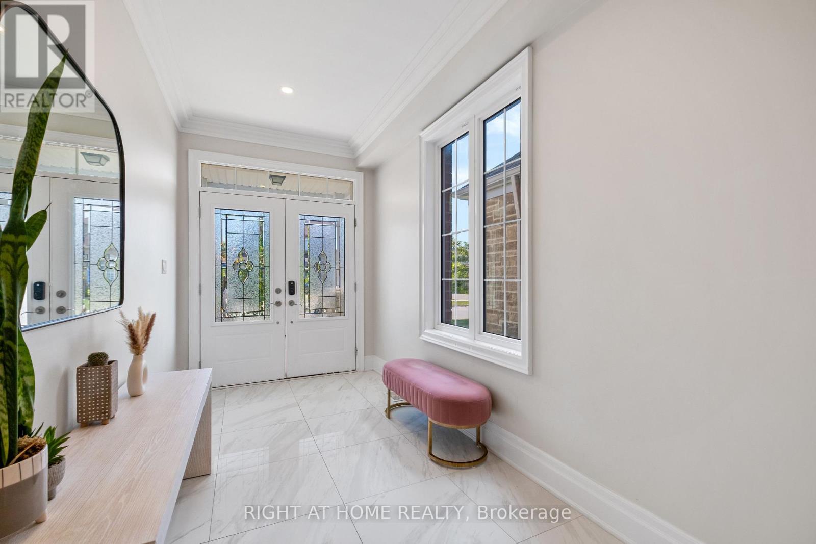 20b Leafield Drive, Toronto, Ontario  M1W 2T2 - Photo 3 - E13117054