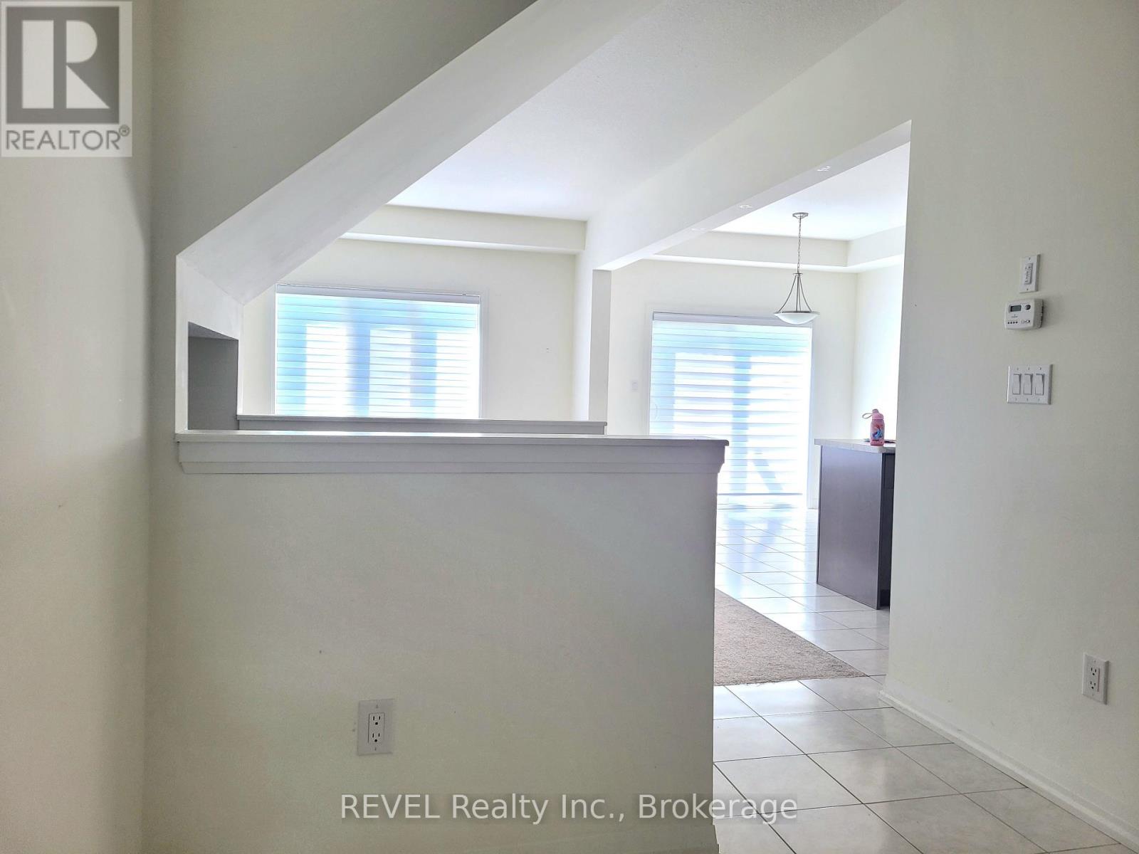 171 Bur Oak Drive, Thorold, Ontario  L2V 0L7 - Photo 4 - X13049592