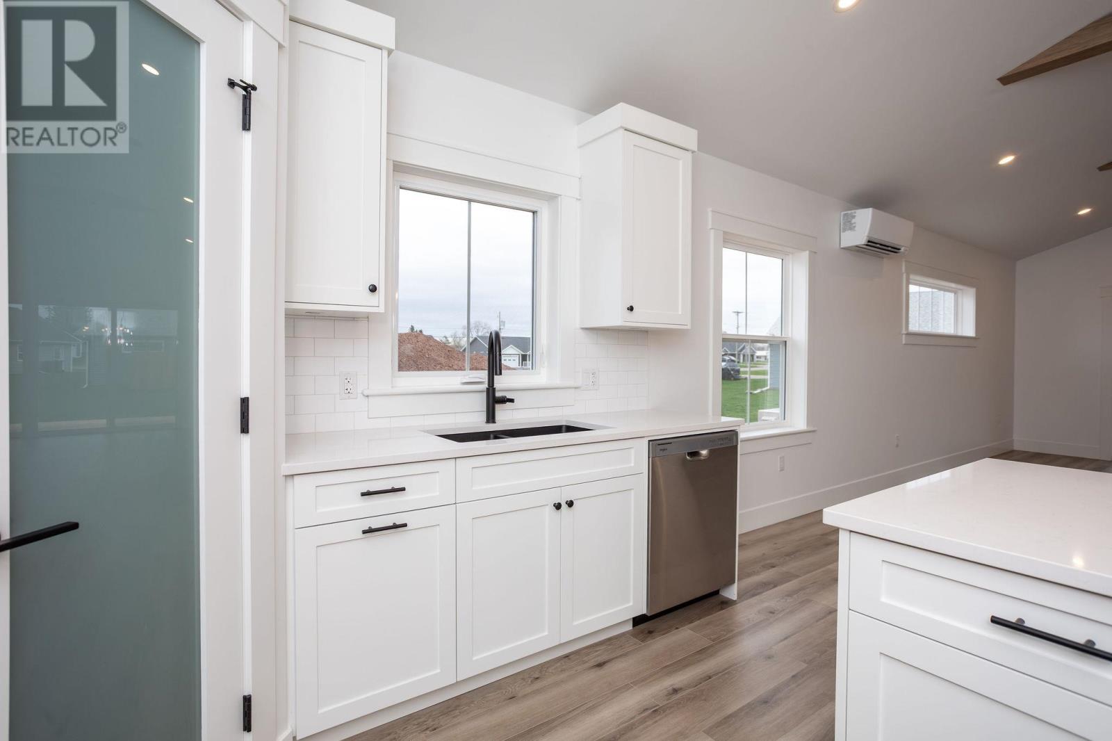 24 Shirley Street, Charlottetown, Prince Edward Island  C1C 0X8 - Photo 33 - 202610570