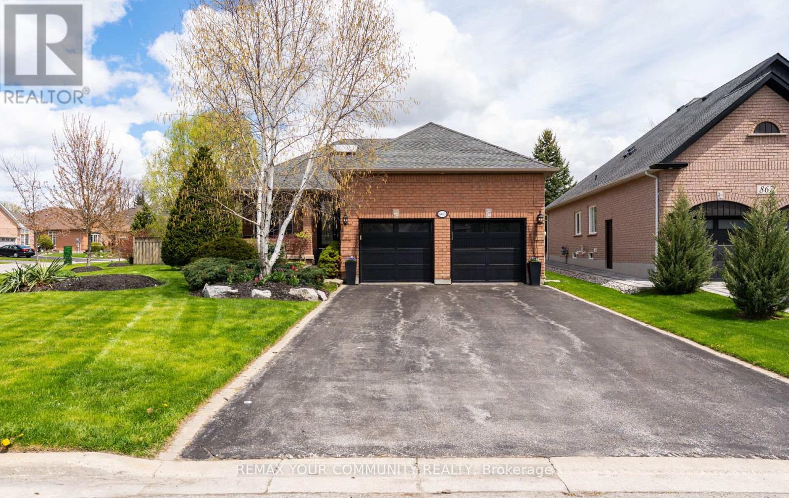 863 SHADRACH DRIVE, Newmarket, Ontario