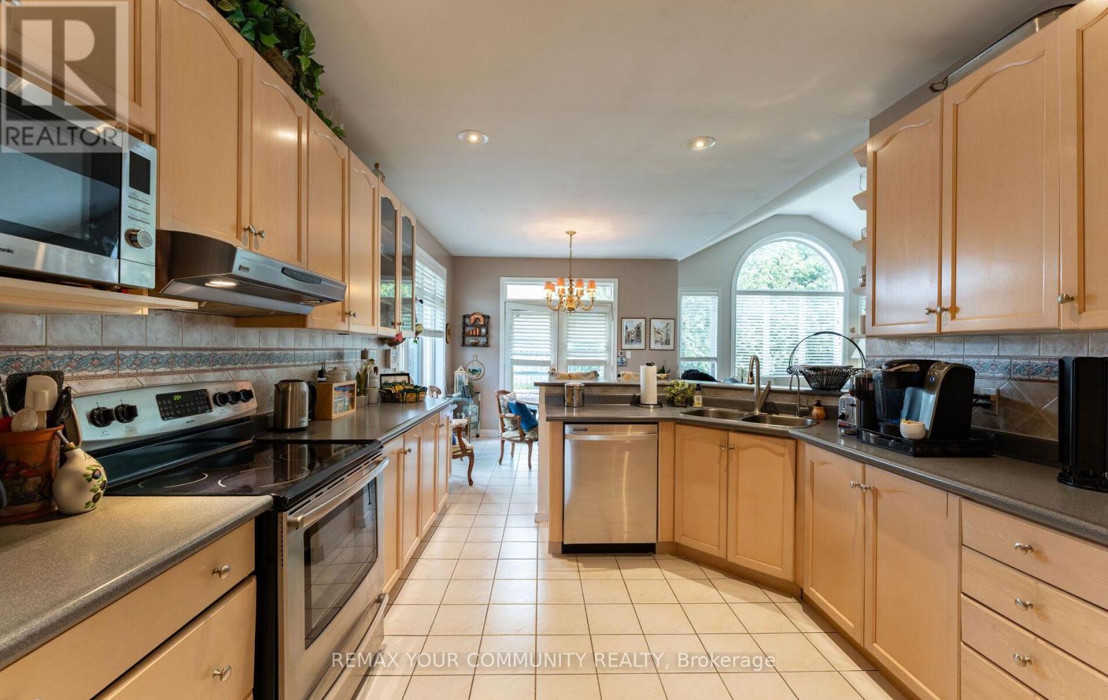 863 Shadrach Drive, Newmarket, Ontario  L3X 2H3 - Photo 13 - N13117020