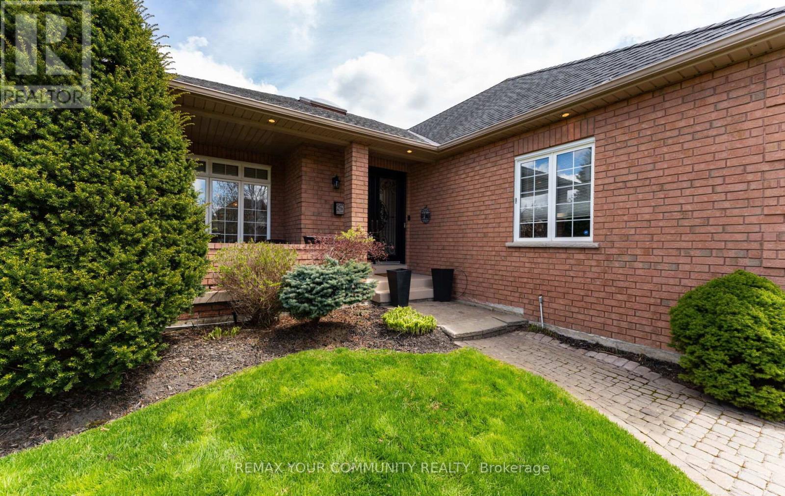 863 Shadrach Drive, Newmarket, Ontario  L3X 2H3 - Photo 4 - N13117020