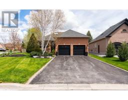 863 SHADRACH DRIVE, Newmarket, Ontario