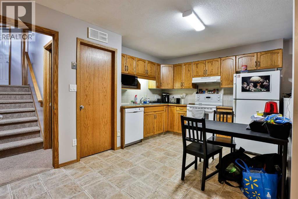 38 St James Crescent N, Lethbridge, Alberta  T1H 6M5 - Photo 16 - A2301644