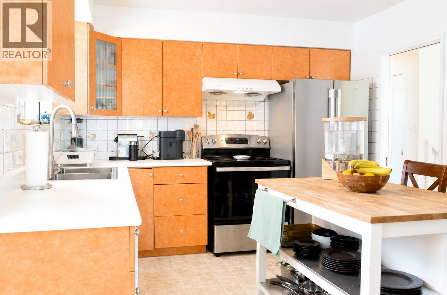 5006 Fulwell Street, Burnaby, British Columbia  V5G 1P2 - Photo 6 - R3121893
