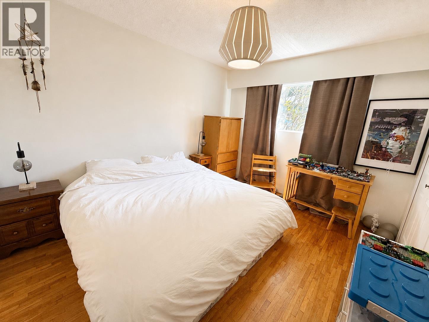 5006 Fulwell Street, Burnaby, British Columbia  V5G 1P2 - Photo 11 - R3121893