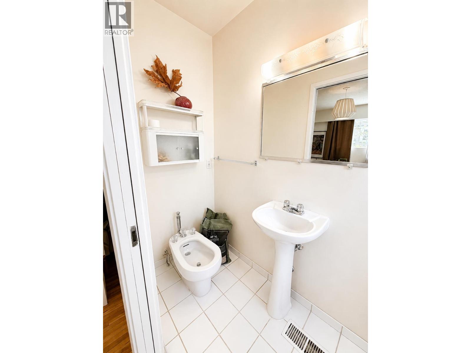 5006 Fulwell Street, Burnaby, British Columbia  V5G 1P2 - Photo 13 - R3121893