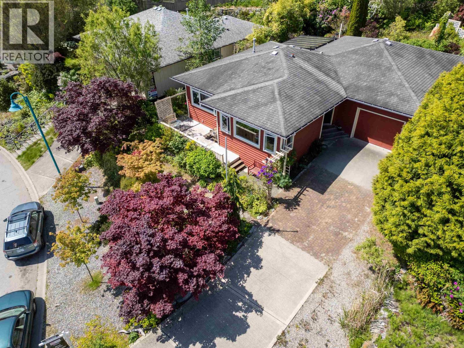 5599 Medusa Place, Sechelt, British Columbia  V0N 3A3 - Photo 6 - R3114000