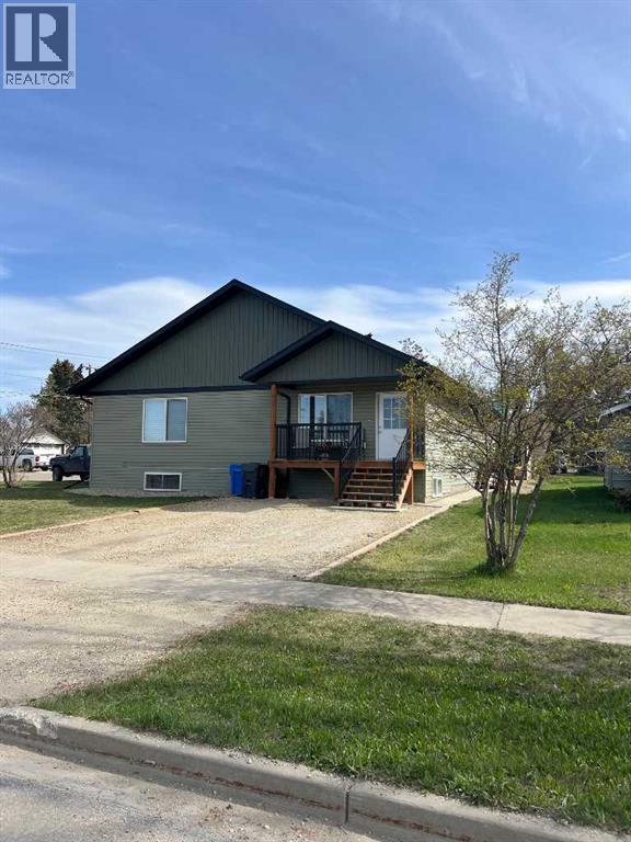 826 3rd Avenue, Beaverlodge, Alberta  T0H 0C0 - Photo 1 - A2310384