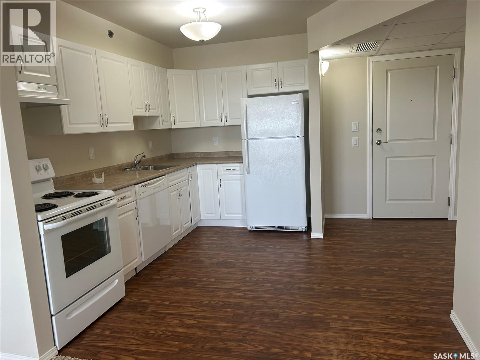 403 601 110th Avenue, Tisdale, Saskatchewan  S0E 1T0 - Photo 2 - SK035709