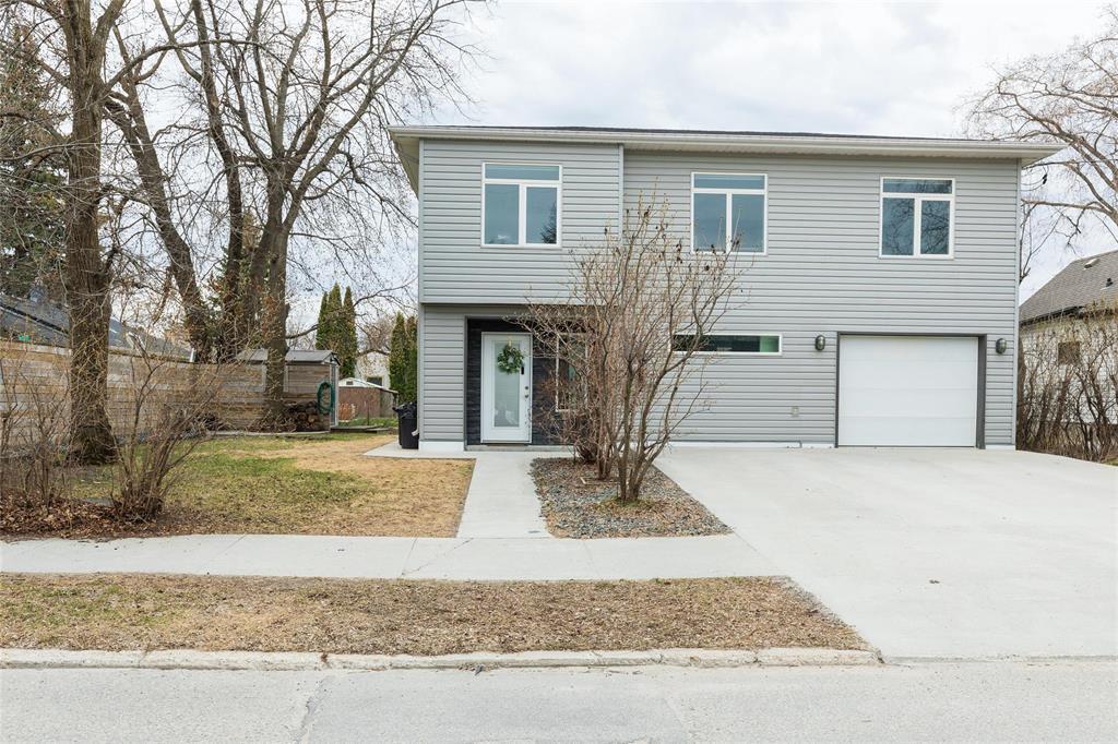 452 First Street, Steinbach, Manitoba  R5G 0L7 - Photo 0 - 202610255