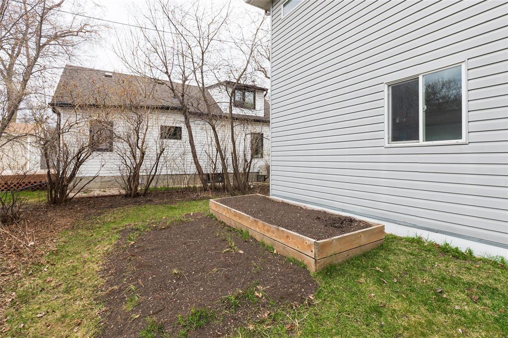 452 First Street, Steinbach, Manitoba  R5G 0L7 - Photo 30 - 202610255