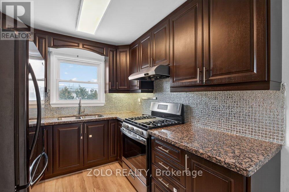 3 - 20 Bridesburg Drive, Toronto, Ontario  M9R 2K3 - Photo 2 - W13117024
