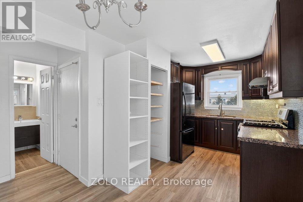 3 - 20 Bridesburg Drive, Toronto, Ontario  M9R 2K3 - Photo 3 - W13117024