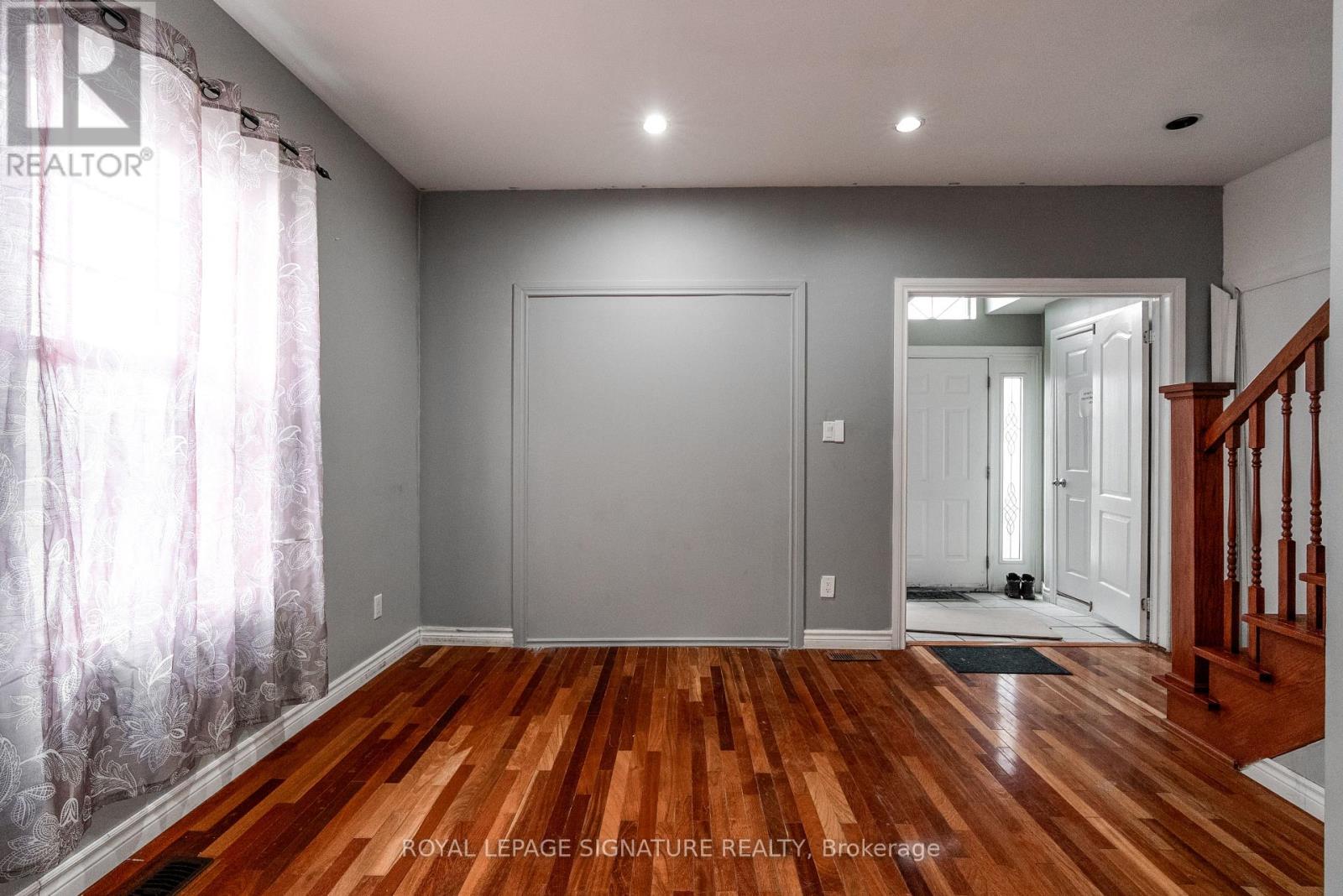 Main - 6 Trueman Street, Brampton, Ontario  L6W 3A8 - Photo 2 - W13117026