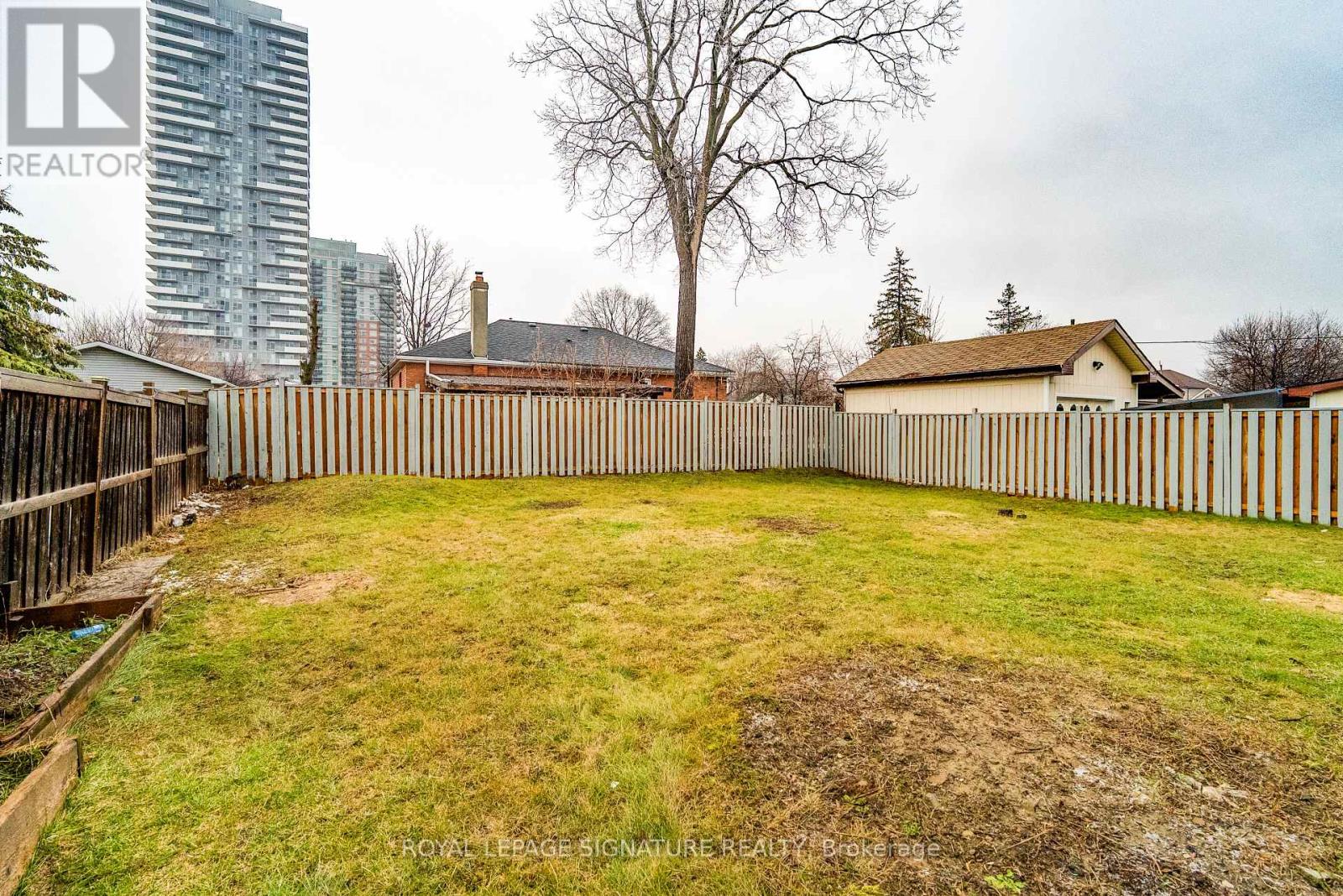 Main - 6 Trueman Street, Brampton, Ontario  L6W 3A8 - Photo 22 - W13117026
