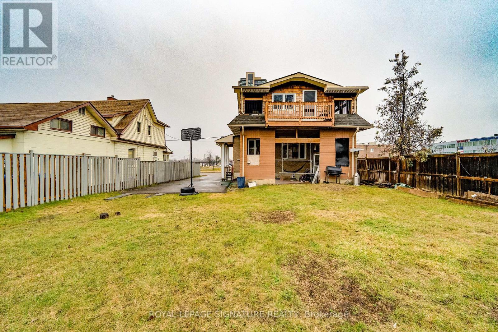 Main - 6 Trueman Street, Brampton, Ontario  L6W 3A8 - Photo 23 - W13117026
