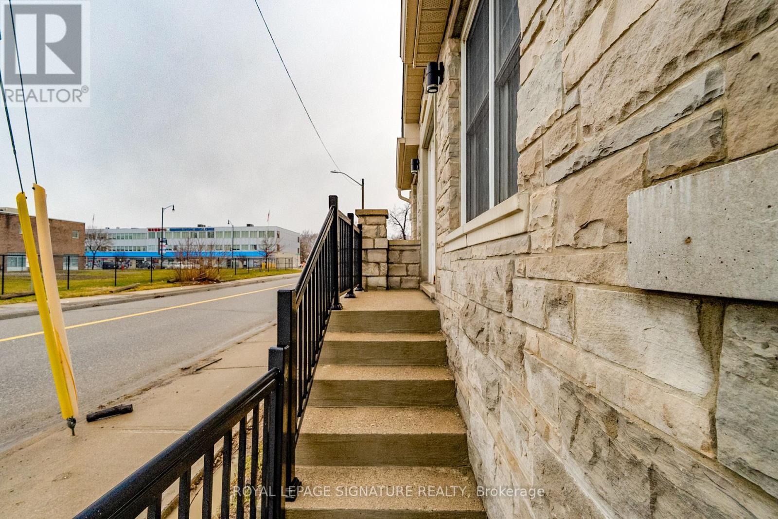 Main - 6 Trueman Street, Brampton, Ontario  L6W 3A8 - Photo 24 - W13117026