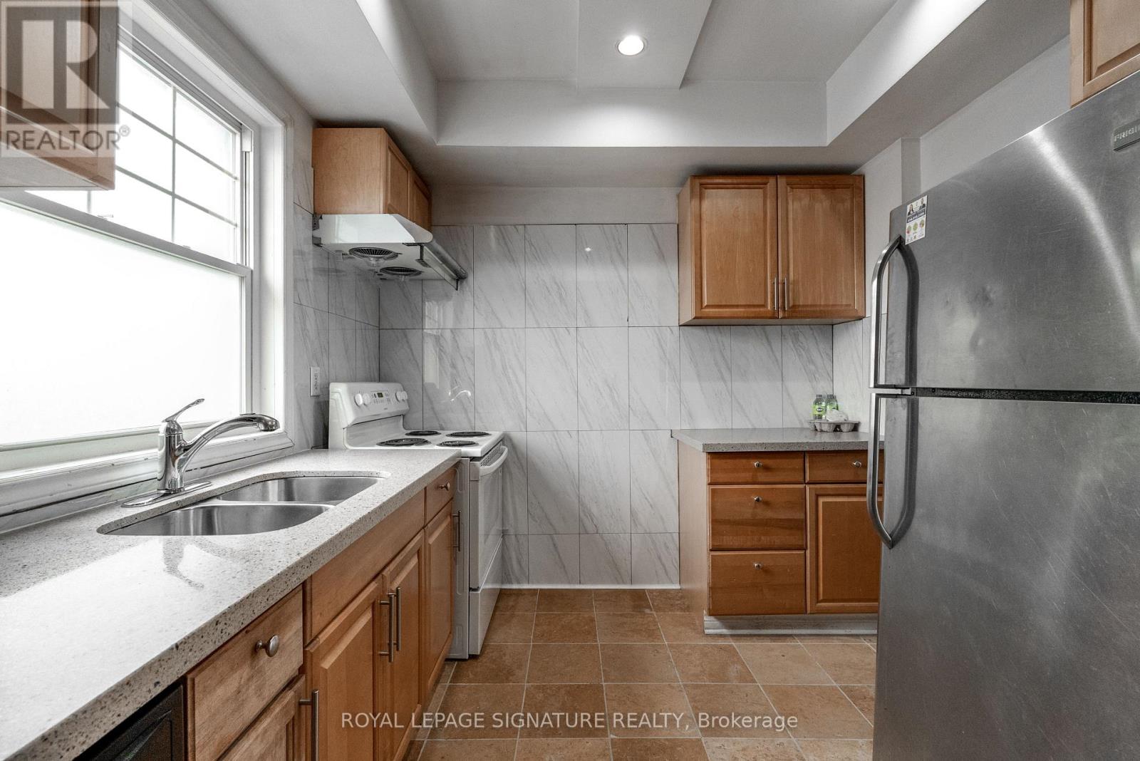 Main - 6 Trueman Street, Brampton, Ontario  L6W 3A8 - Photo 6 - W13117026