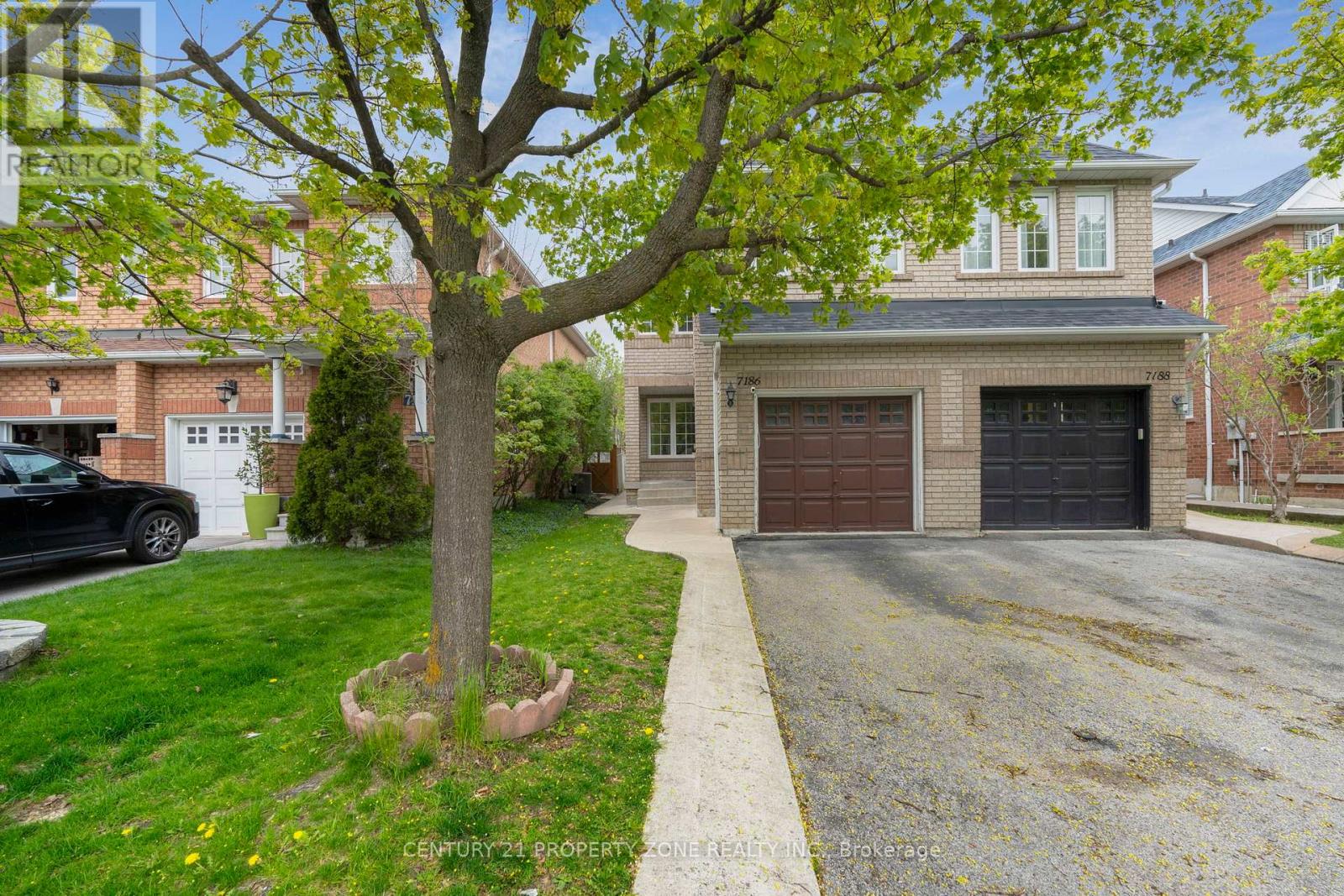 7186 Waldorf Way, Mississauga, Ontario  L5N 7P8 - Photo 2 - W13117080