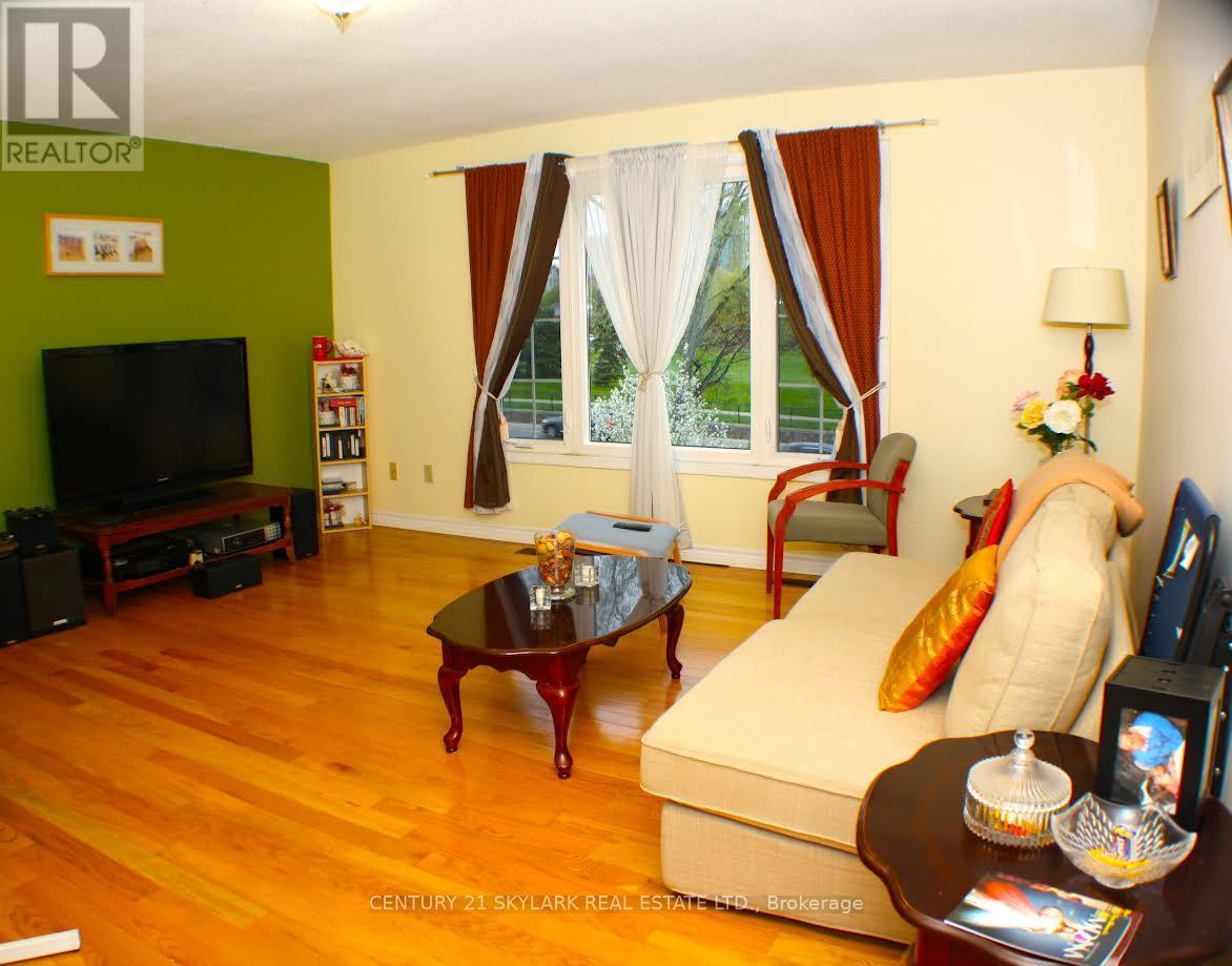 173 Lech Walesa Drive, Mississauga, Ontario  L5B 3H1 - Photo 7 - W13117136