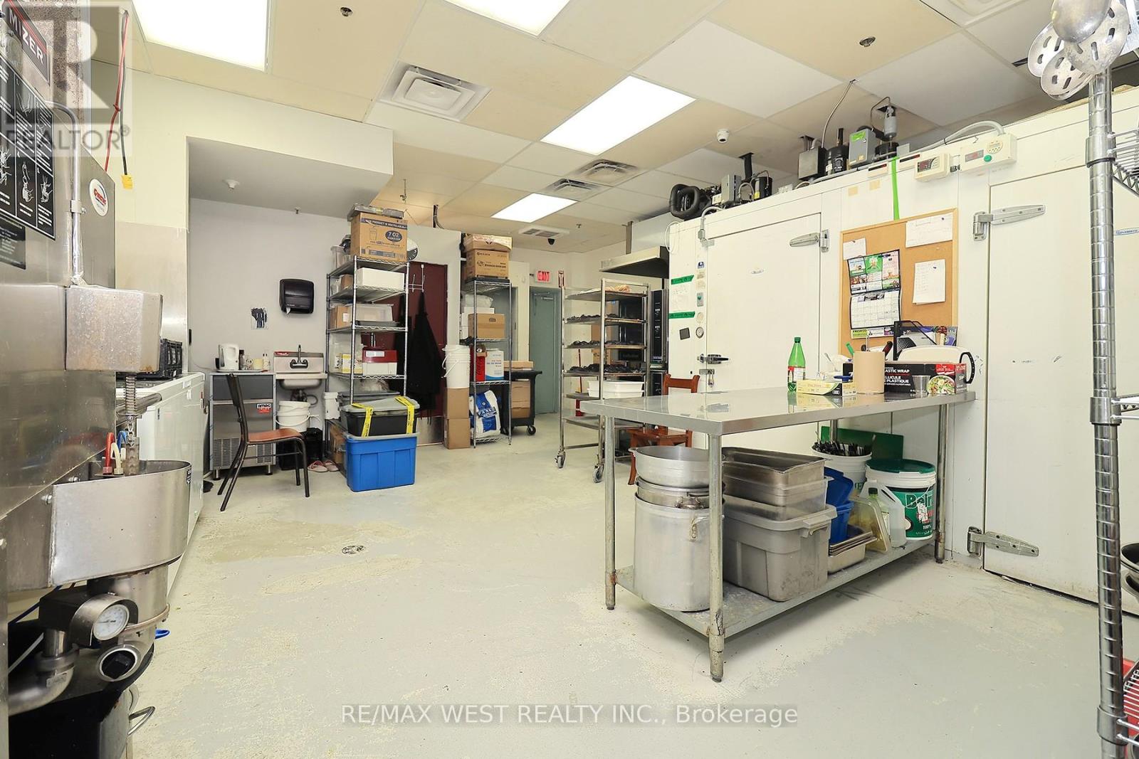 3023 Bathurst Street, Toronto, Ontario  M6B 3B5 - Photo 24 - C13116416